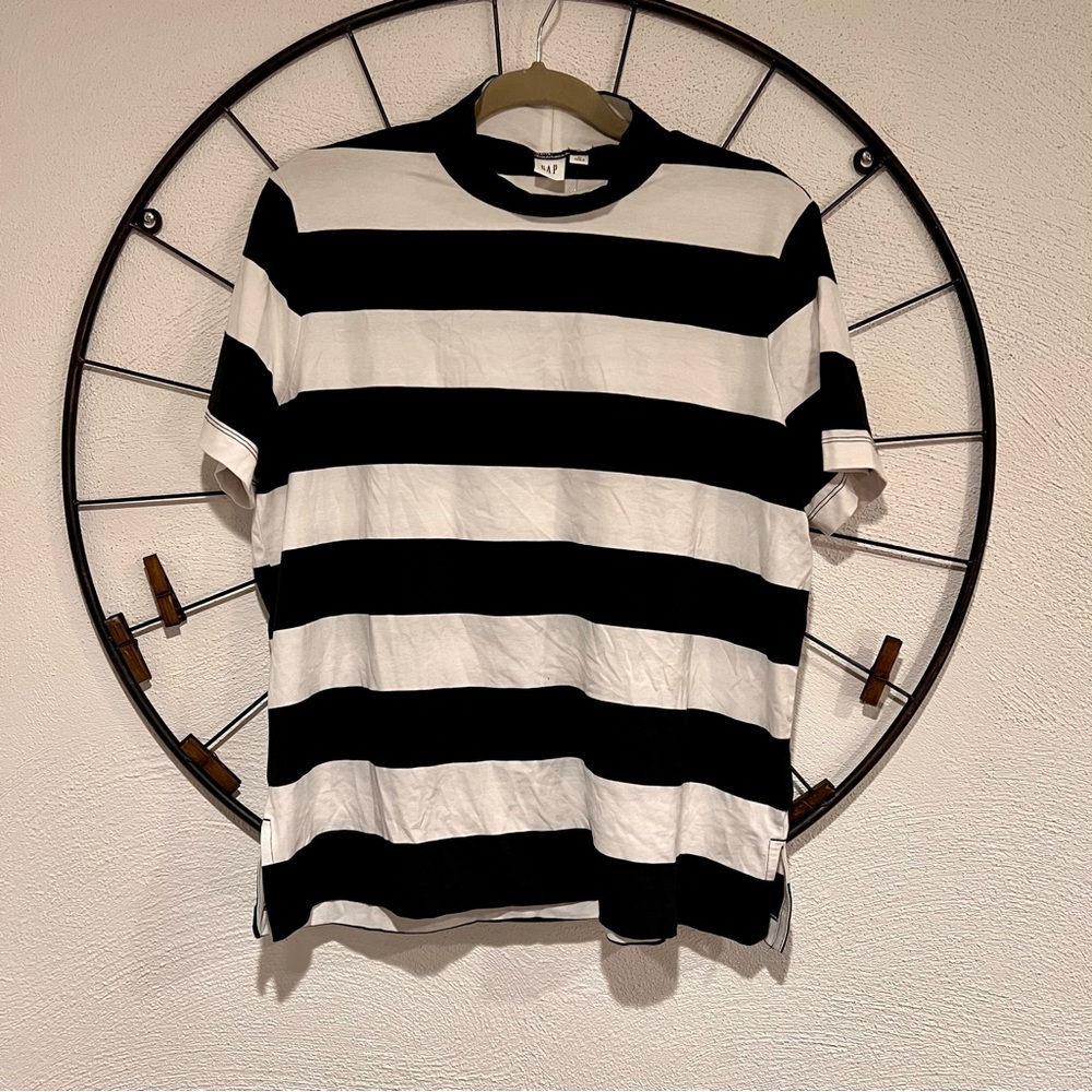 NWT GAP Black & White Striped Mock Neck T-Shirt (XL)